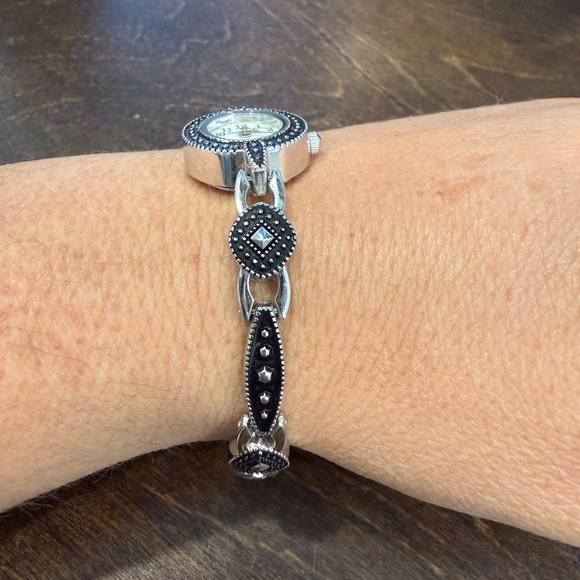 Watch Bundle Relic, Geneva, & Cote d’Azur Silver Tone Bracelet Watches - Picture 3 of 16